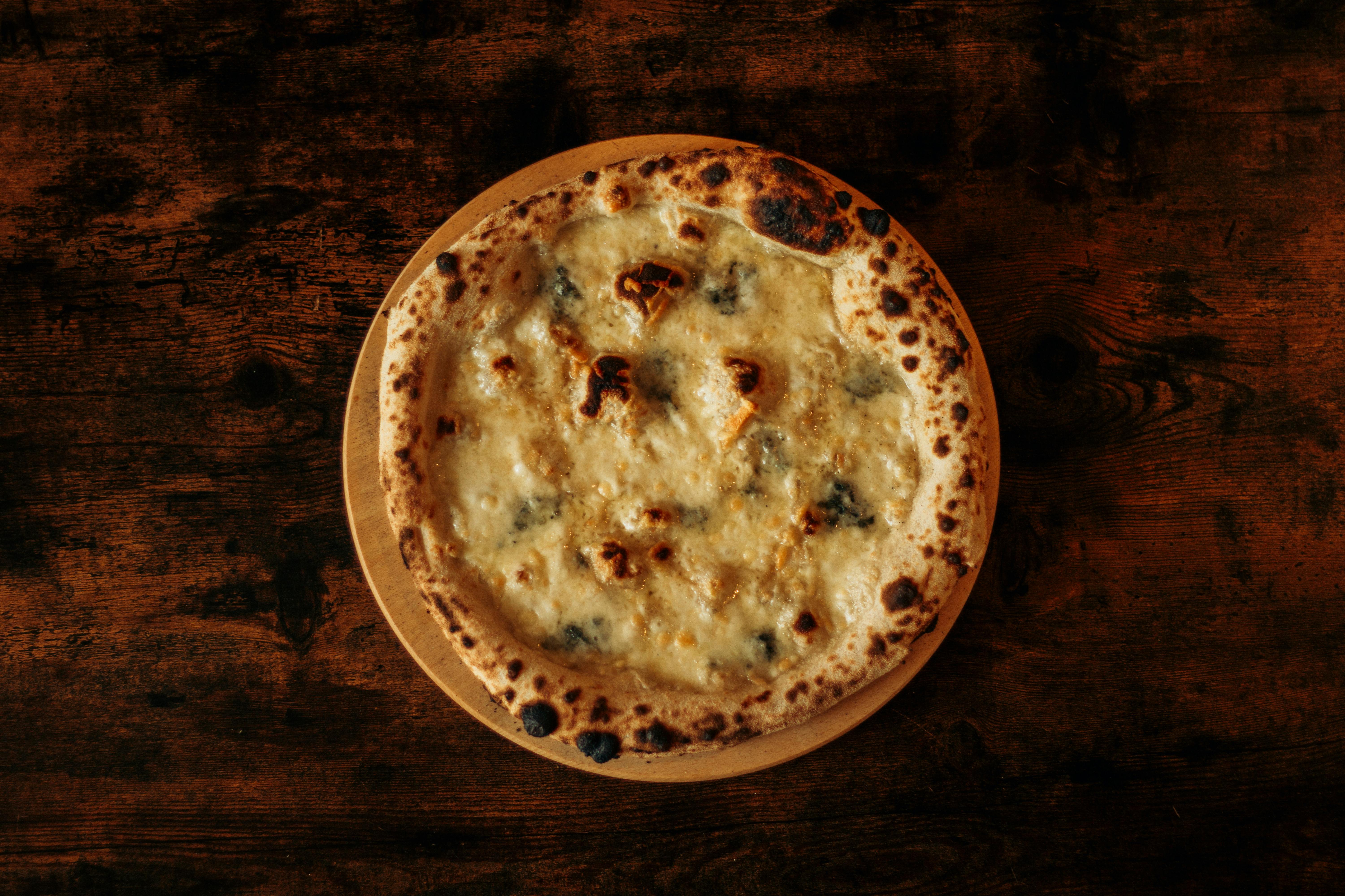 クアトロフォルマッジのピザ